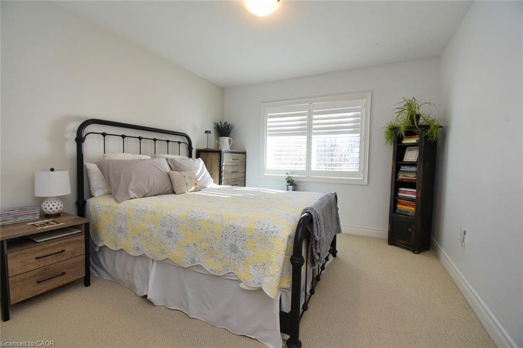 31-40 Hamilton Street S Property Photo 33