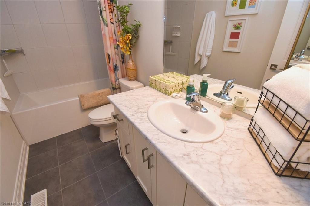 31-40 Hamilton Street S Property Photo 36