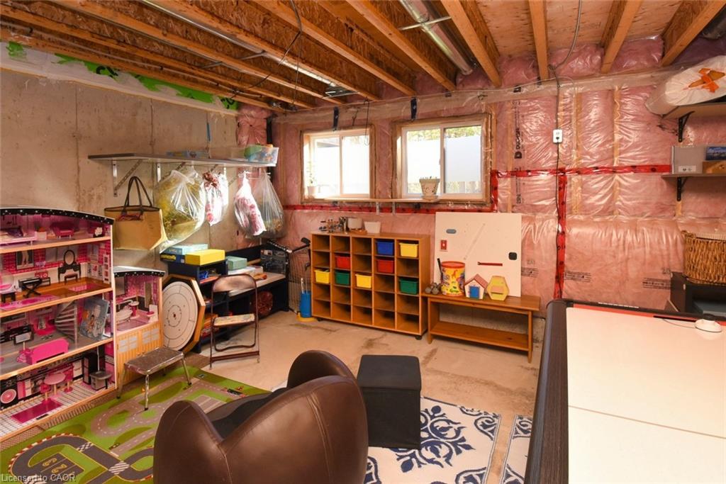 31-40 Hamilton Street S Property Photo 37