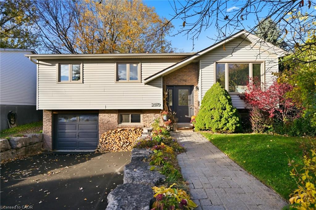 2373 Cayuga Court Property Photo 1