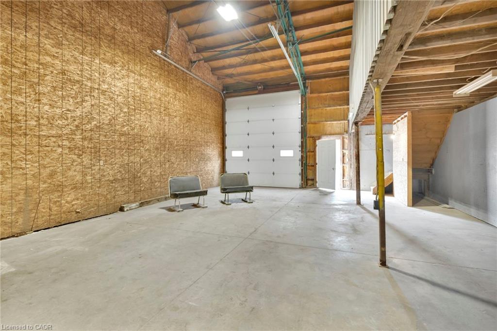 285794 - A Airport Road Property Photo 4