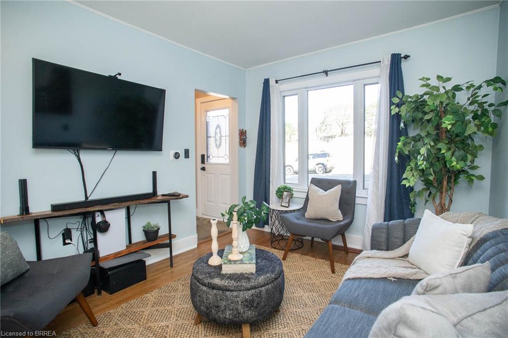 24 Avenue Road Property Photo 3