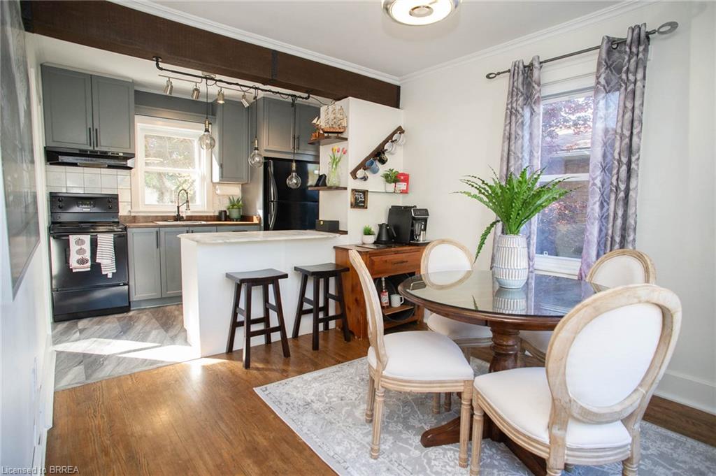 24 Avenue Road Property Photo 6