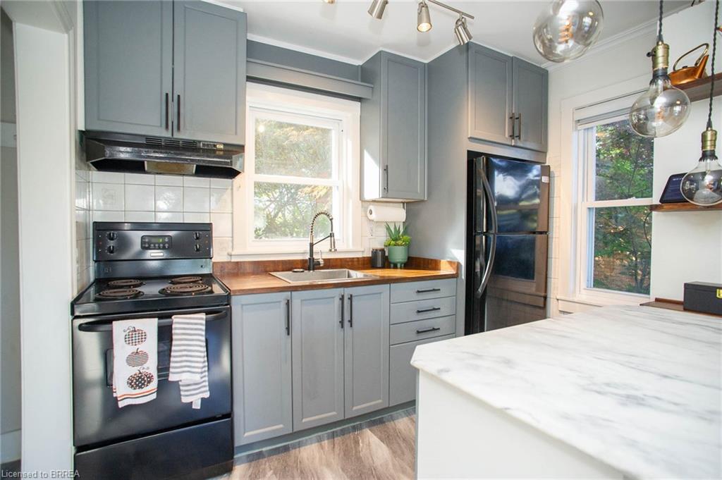 24 Avenue Road Property Photo 10