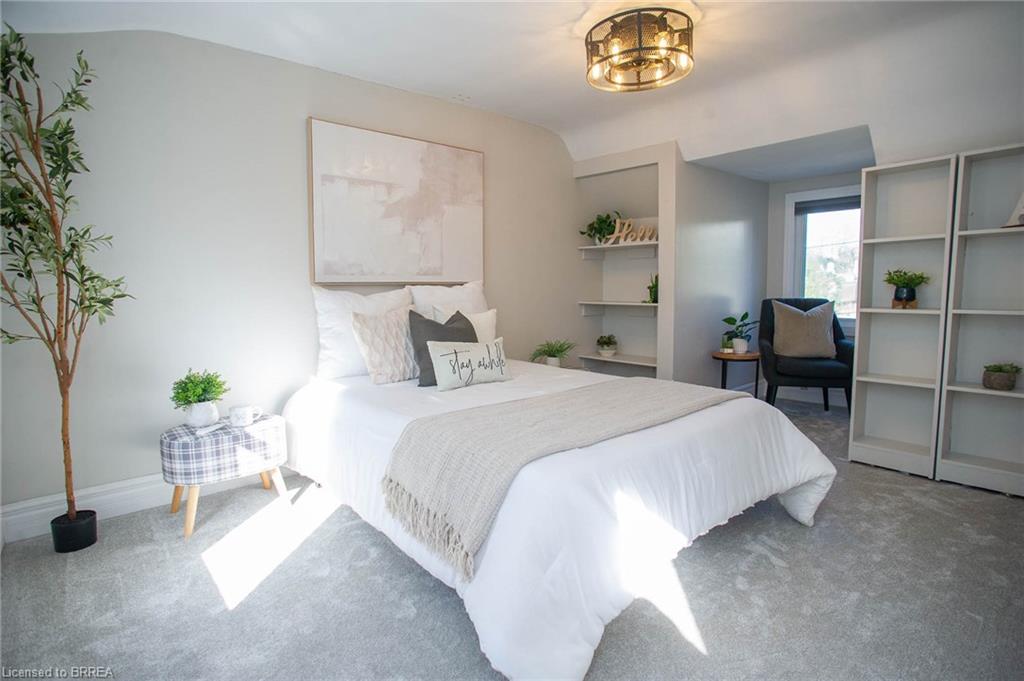 24 Avenue Road Property Photo 13