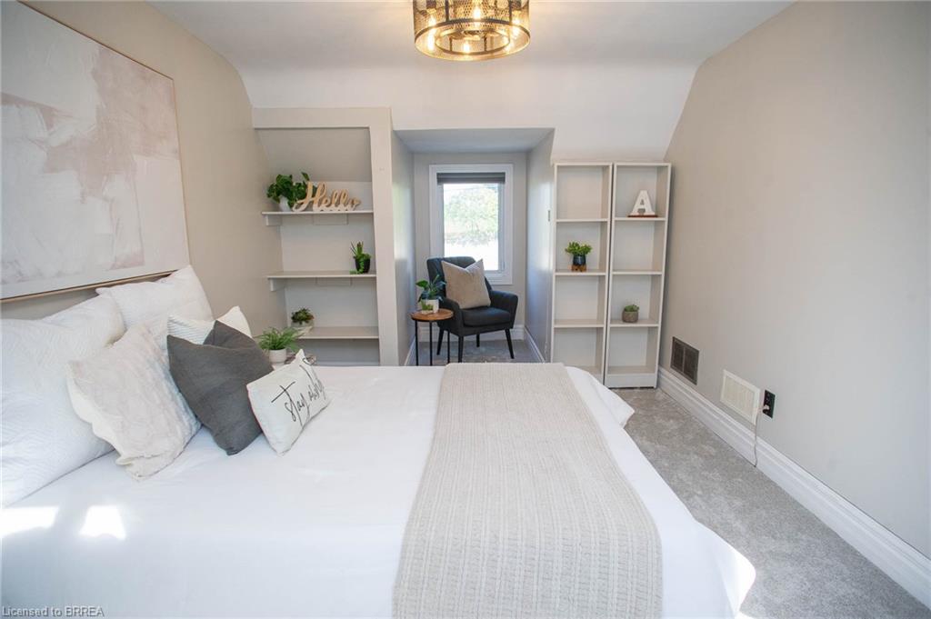 24 Avenue Road Property Photo 14