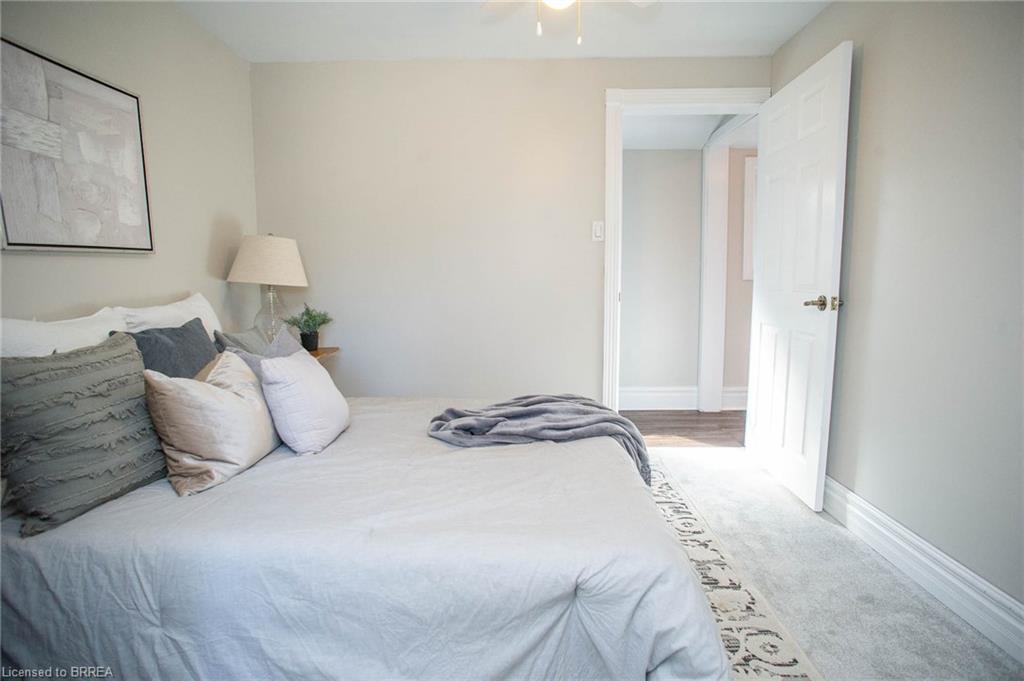 24 Avenue Road Property Photo 17