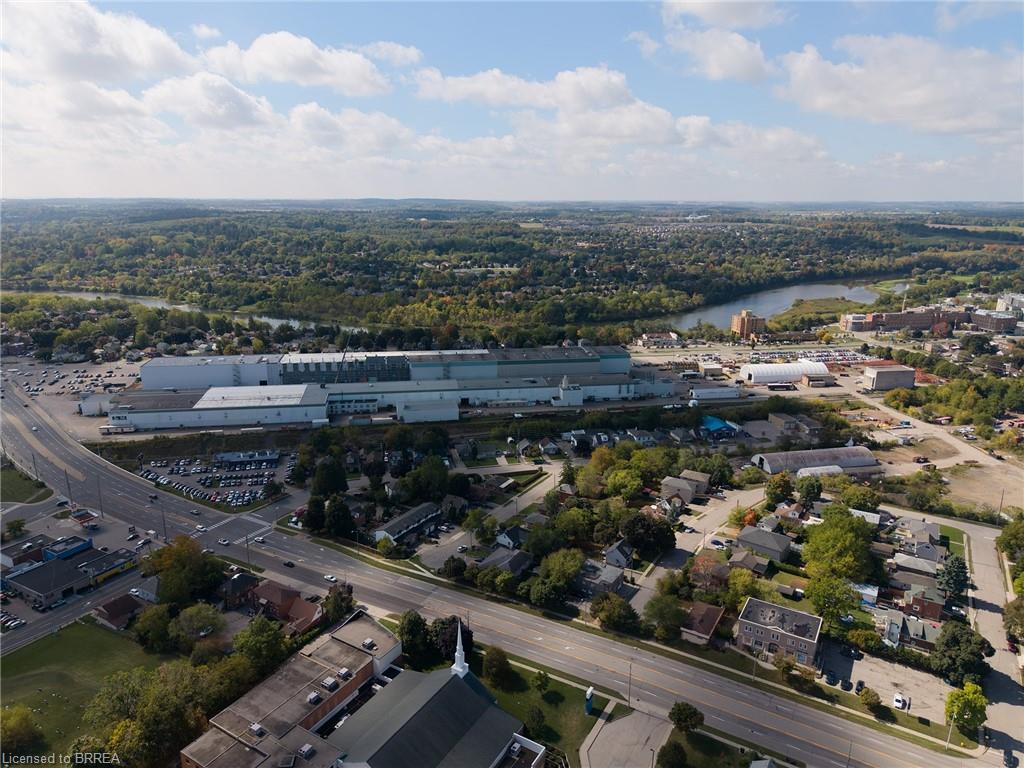 24 Avenue Road Property Photo 36