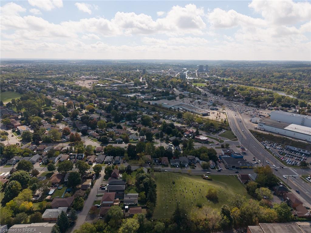 24 Avenue Road Property Photo 37