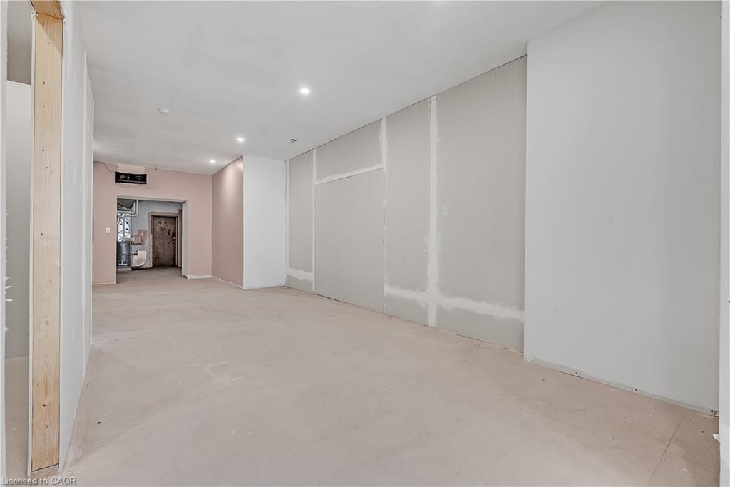 477 King Street E Property Photo 15