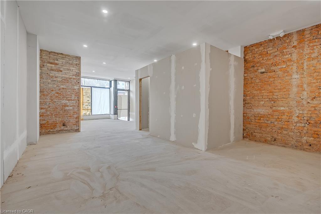 477 King Street E Property Photo 16