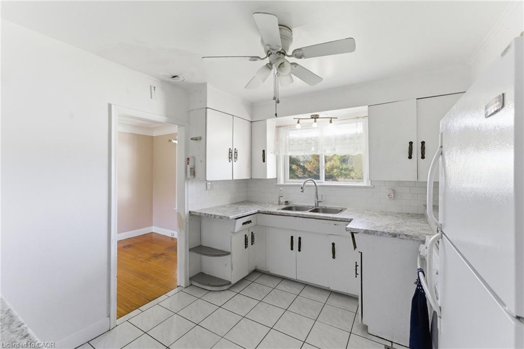 2088 Upper James Street Property Photo 11