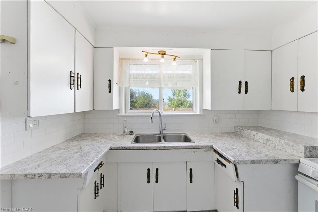 2088 Upper James Street Property Photo 12