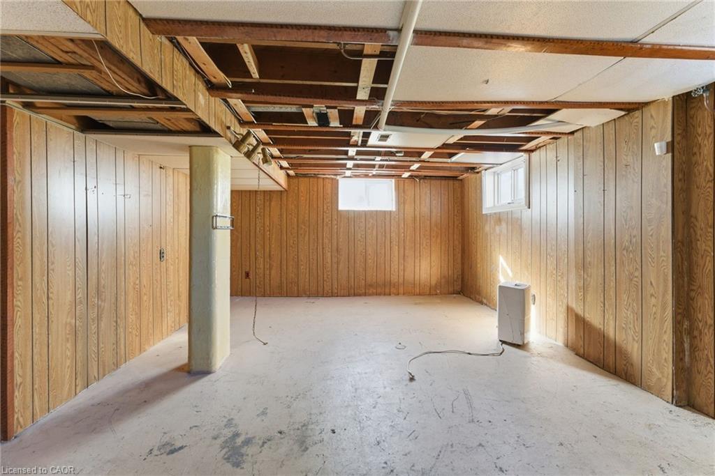 2088 Upper James Street Property Photo 20