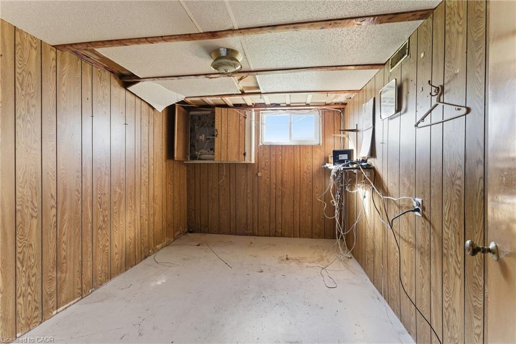 2088 Upper James Street Property Photo 21