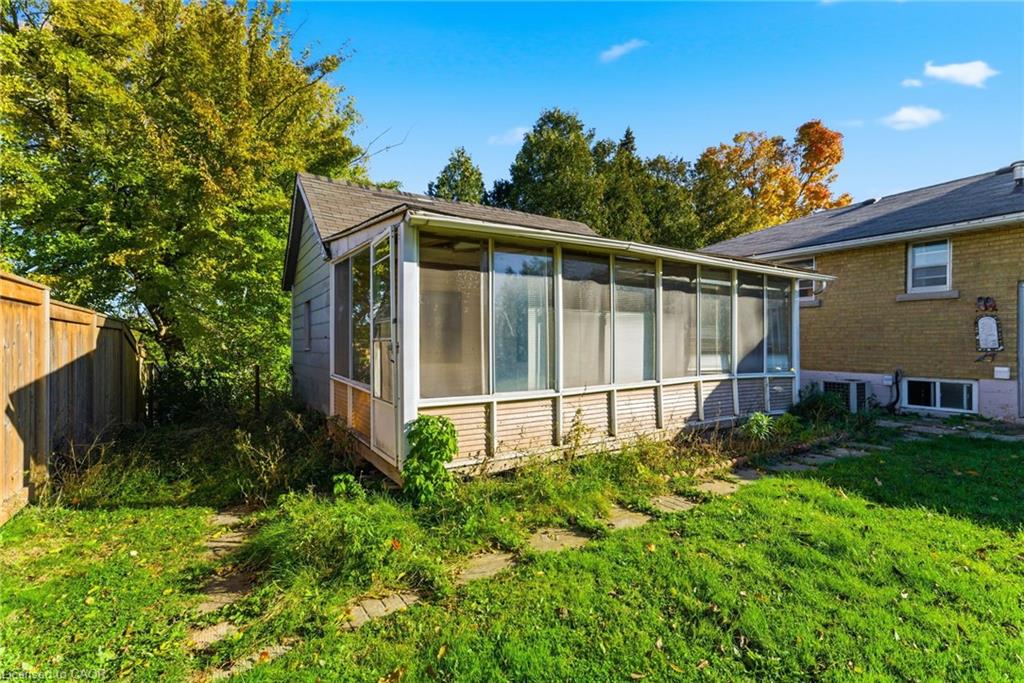 2088 Upper James Street Property Photo 24