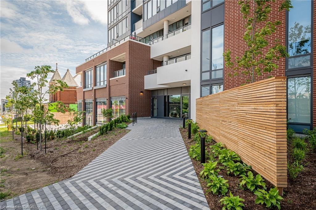 611-5 Wellington Street S Property Photo 3