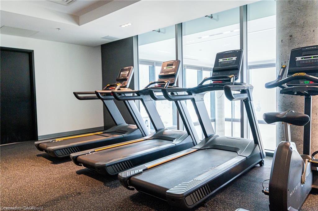 611-5 Wellington Street S Property Photo 12