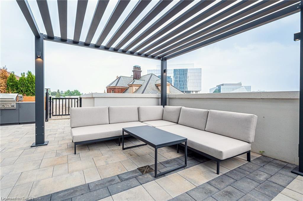 611-5 Wellington Street S Property Photo 17