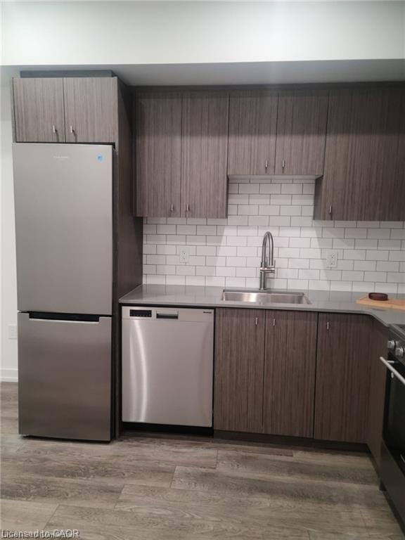 611-5 Wellington Street S Property Photo 21