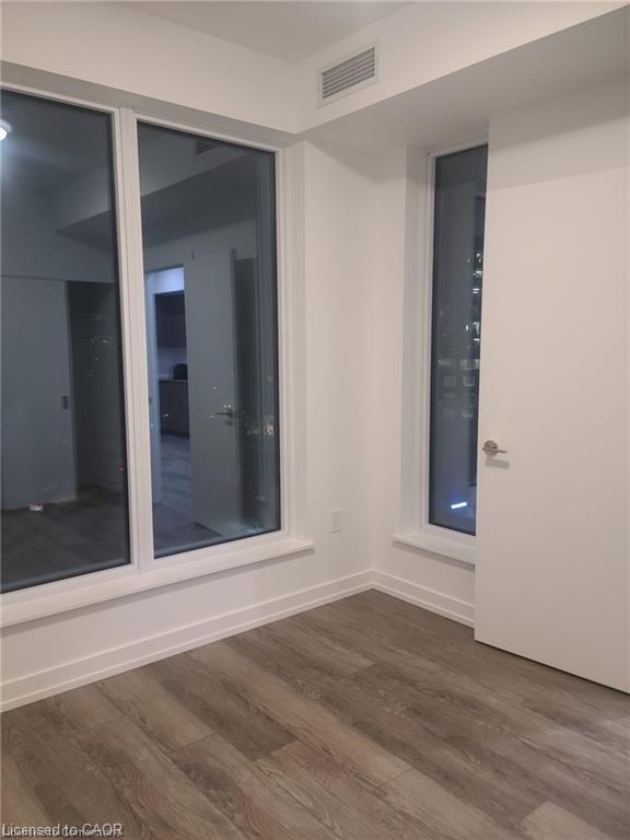 611-5 Wellington Street S Property Photo 25