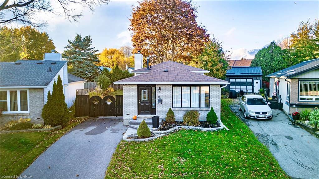 17 Kanata Crescent Property Photo 1