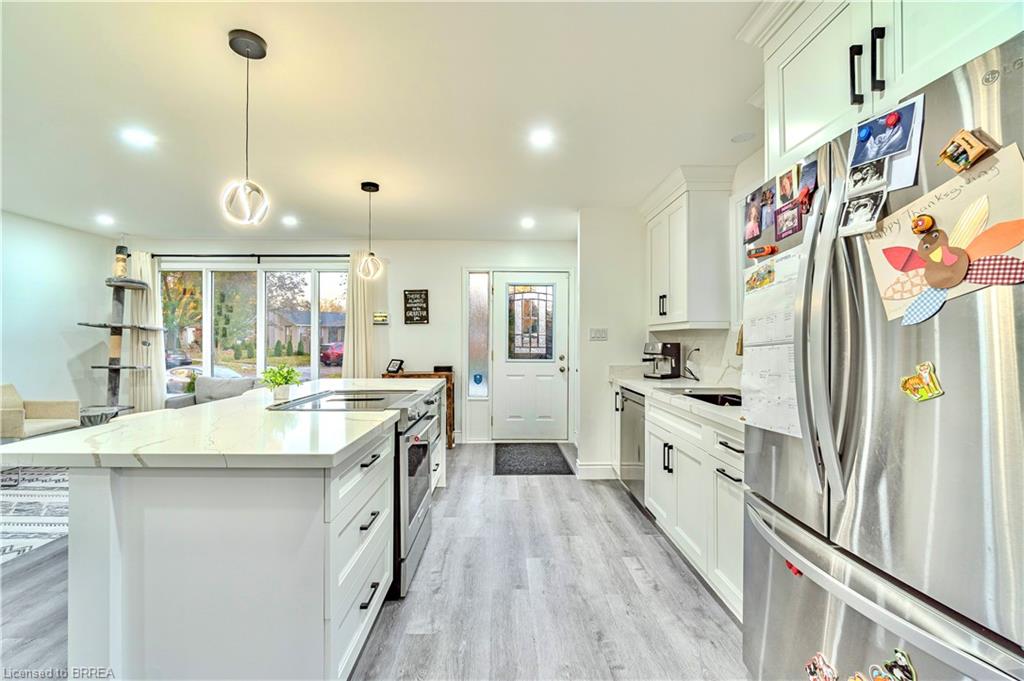 17 Kanata Crescent Property Photo 4