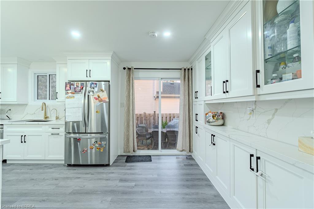 17 Kanata Crescent Property Photo 5