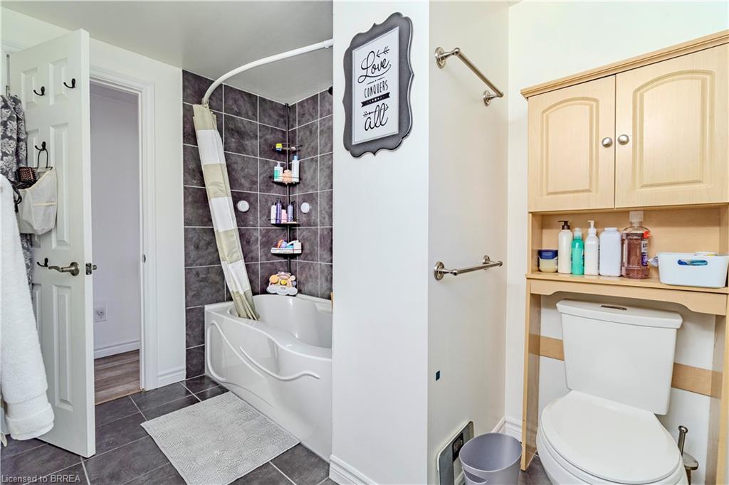 17 Kanata Crescent Property Photo 12