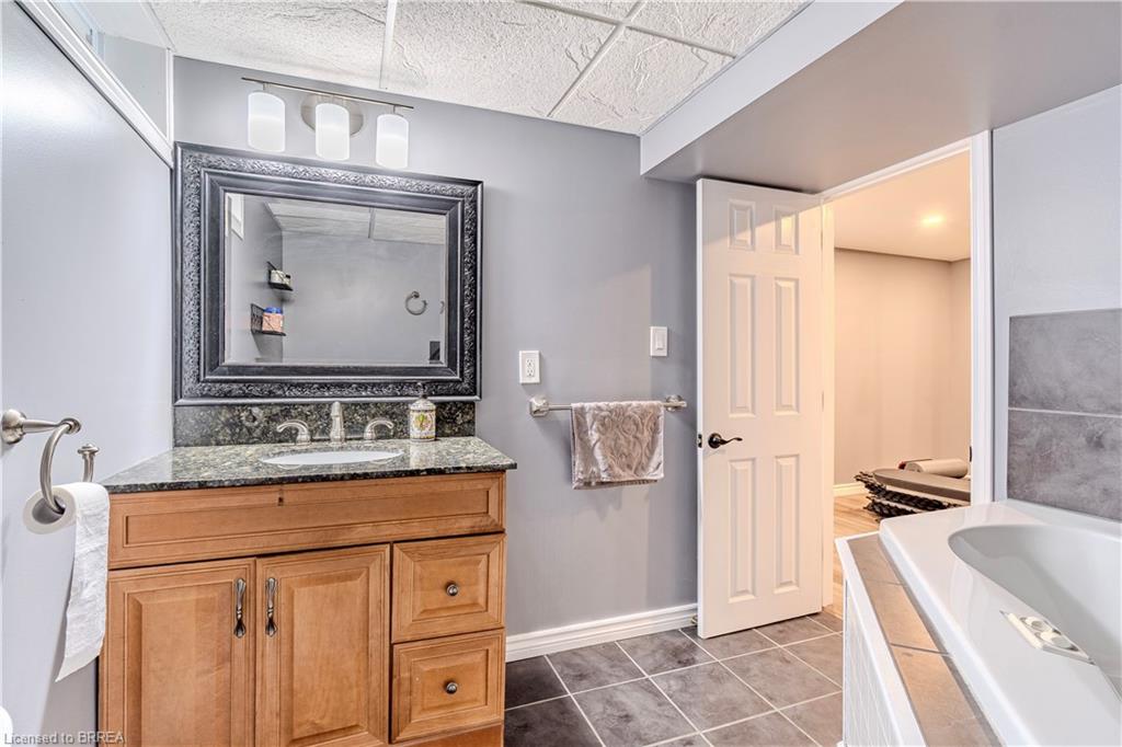 17 Kanata Crescent Property Photo 21