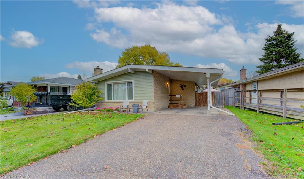 114 Selkirk Drive Property Photo 2