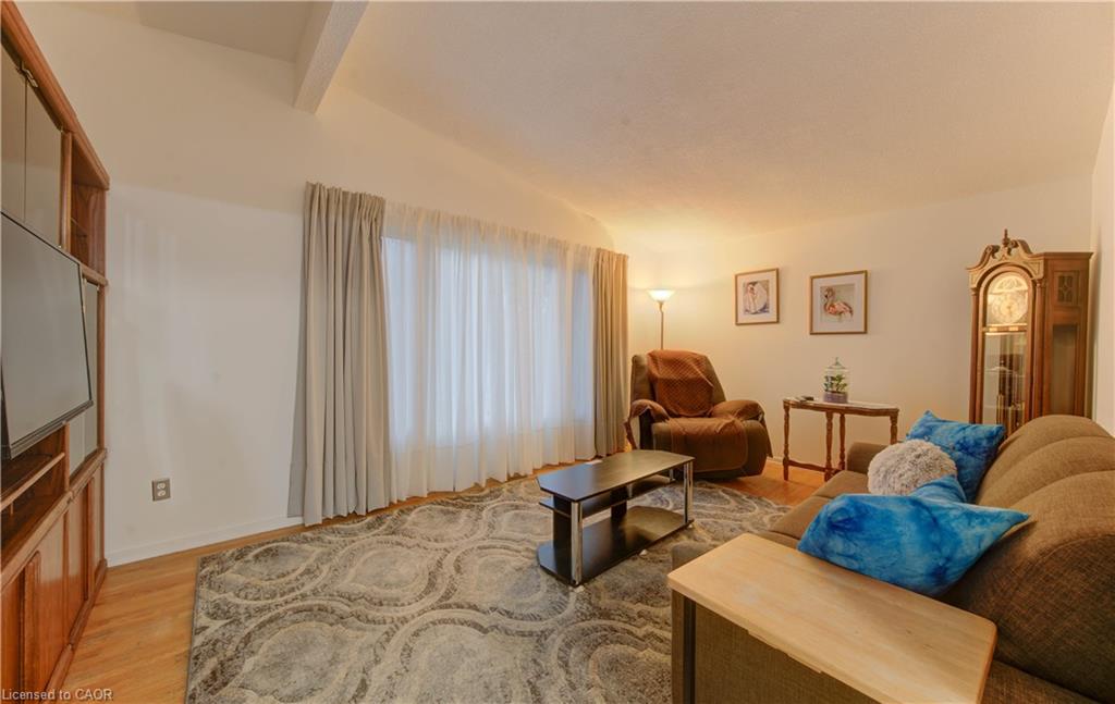 114 Selkirk Drive Property Photo 6