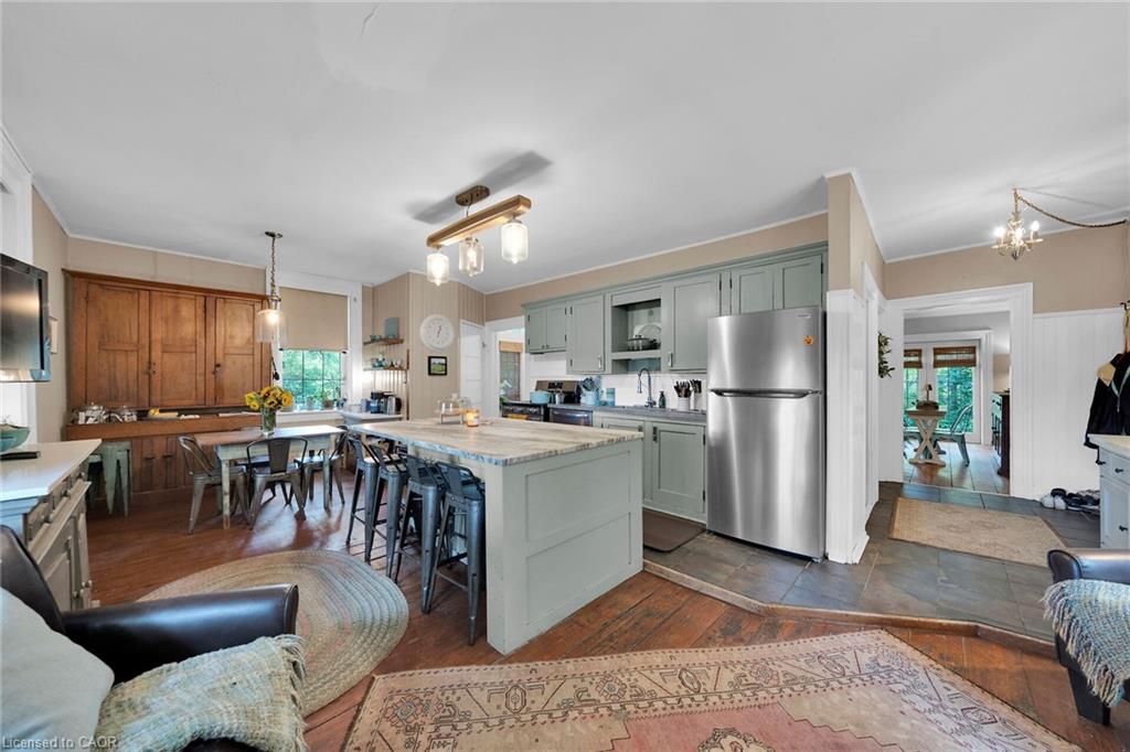 655 Townline Road W Property Photo 12