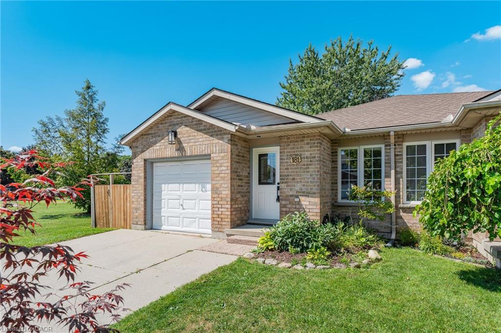 181 Walsh Crescent Property Photo 2