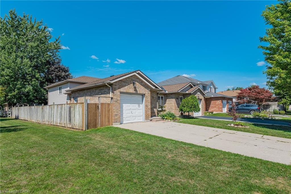 181 Walsh Crescent Property Photo 3