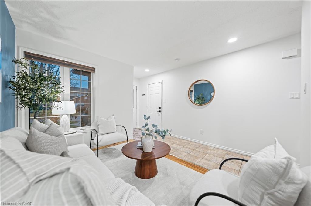 181 Walsh Crescent Property Photo 6