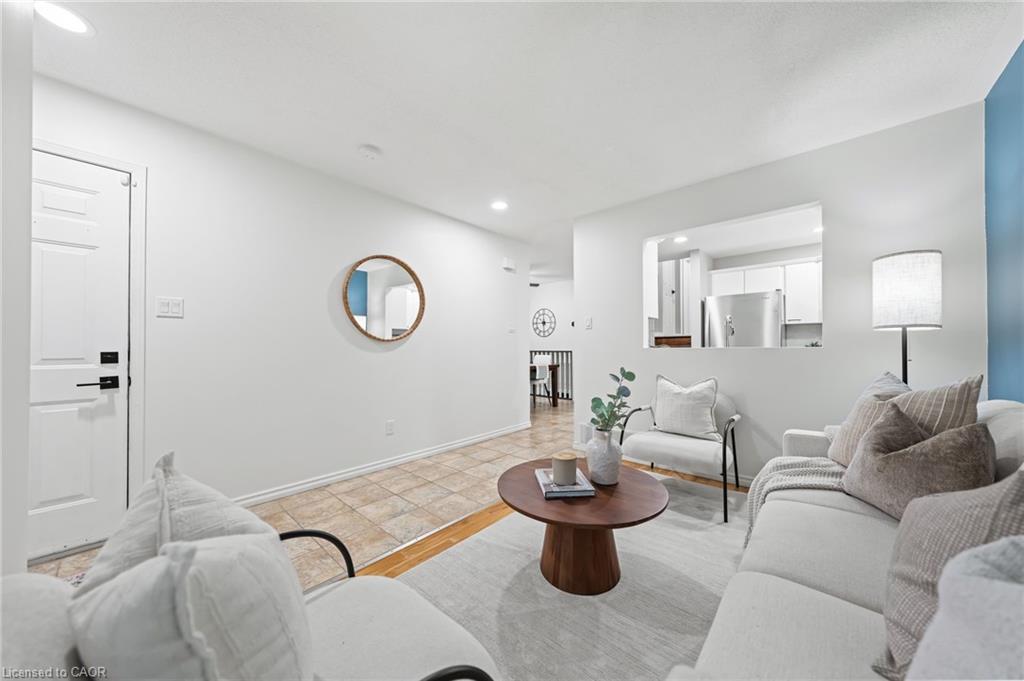 181 Walsh Crescent Property Photo 7