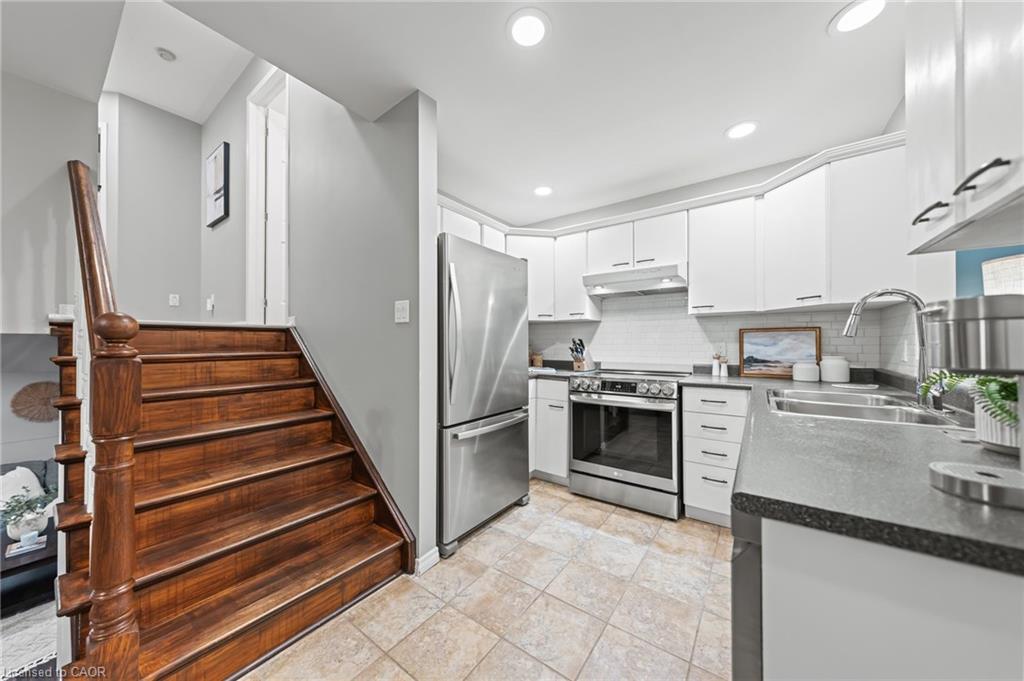 181 Walsh Crescent Property Photo 17