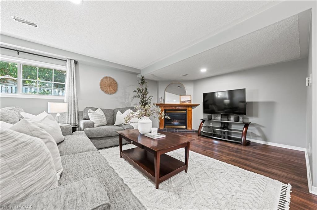 181 Walsh Crescent Property Photo 28