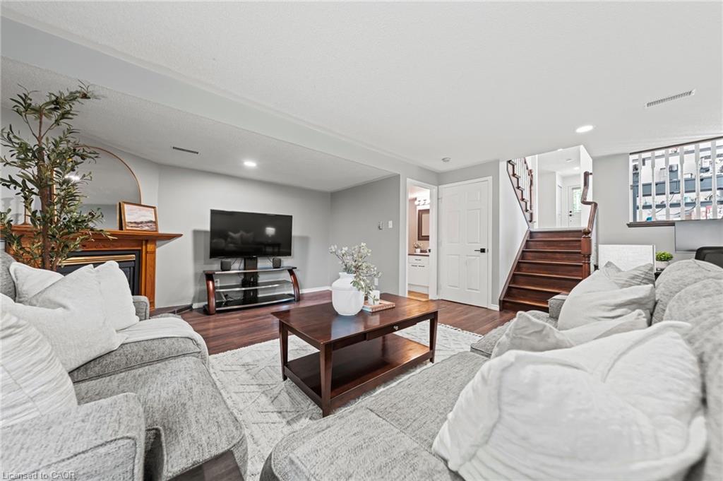 181 Walsh Crescent Property Photo 31