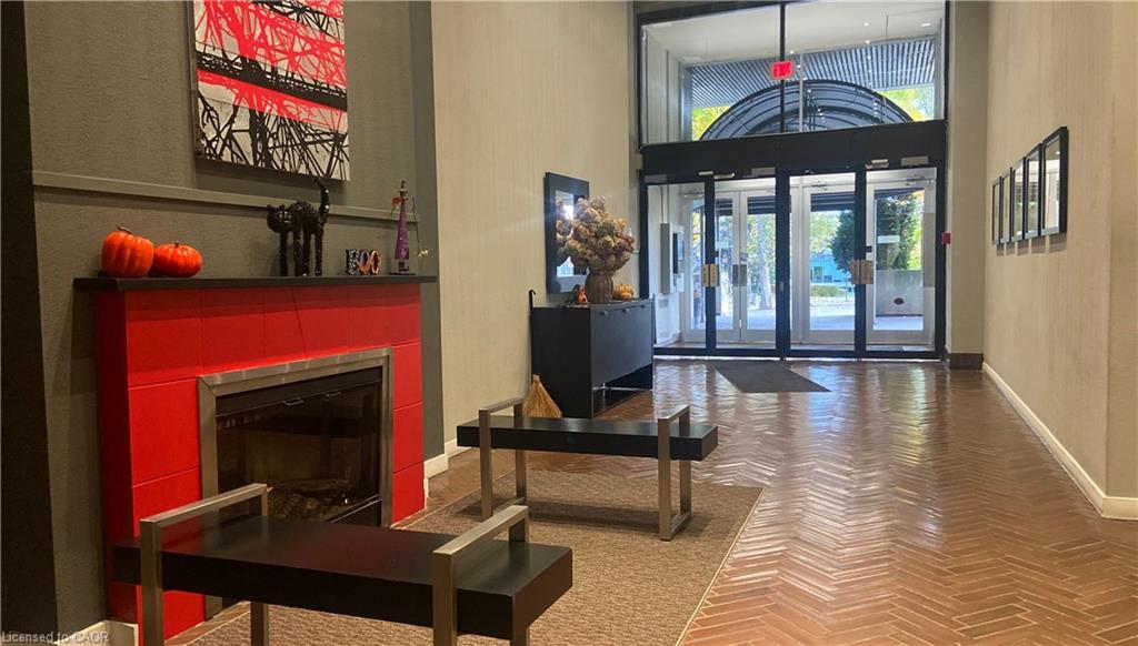 715-66 Bay Street S Property Photo 3