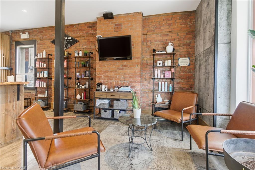 3-169 Locke Street S Property Photo 7