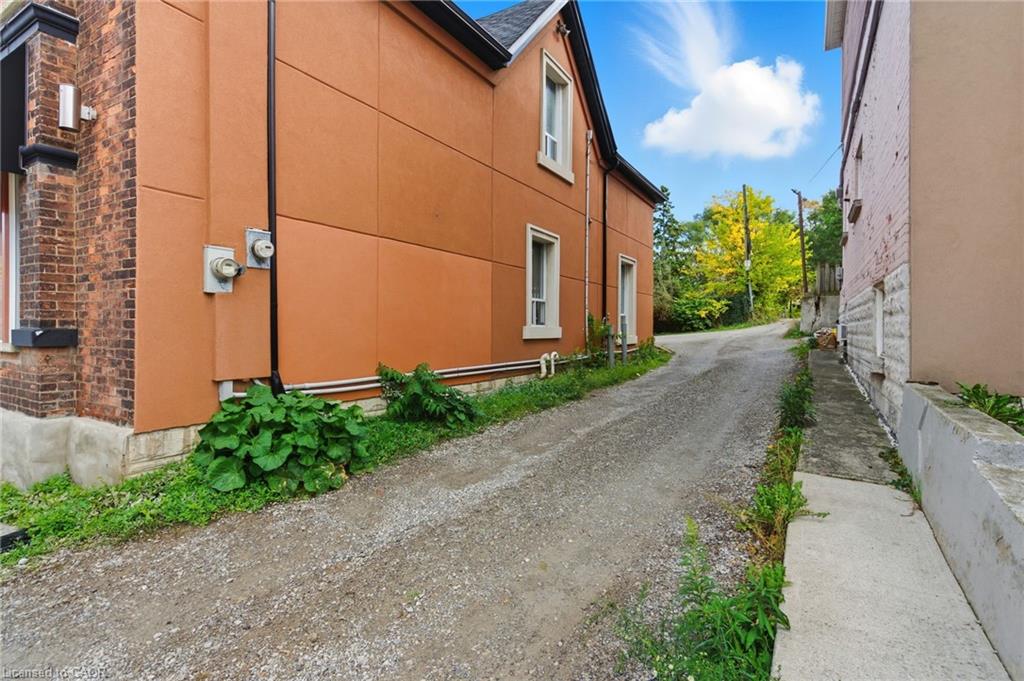 3-169 Locke Street S Property Photo 22