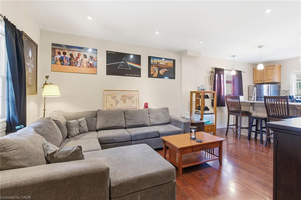 132 1/2 Lake Street Property Photo 4