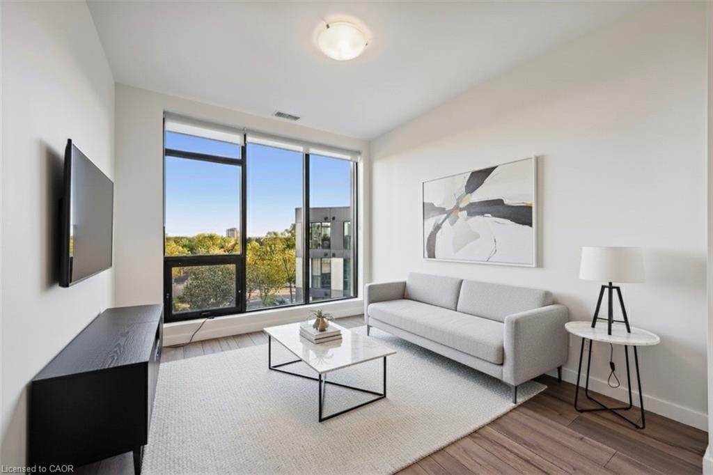 622-690 King Street W Property Photo 1