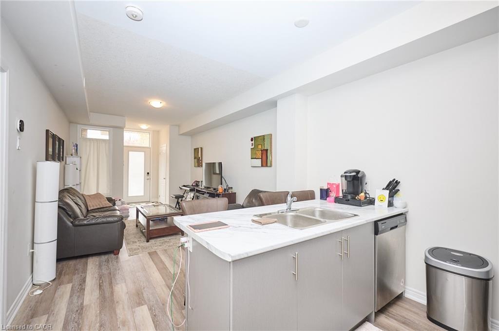 7-5016 Serena Drive Property Photo 8