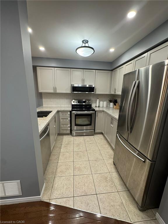 27 Cornerstone Drive Property Photo 3