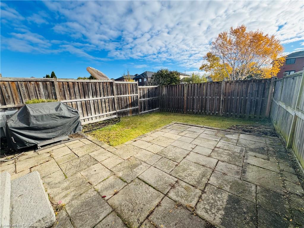 27 Cornerstone Drive Property Photo 6