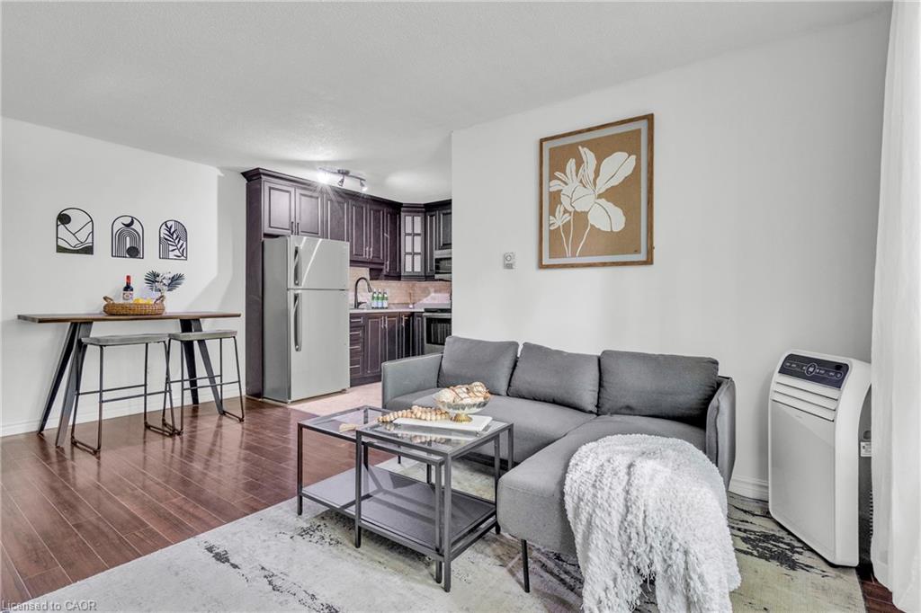 7-119 Cedar Street S Property Photo 5