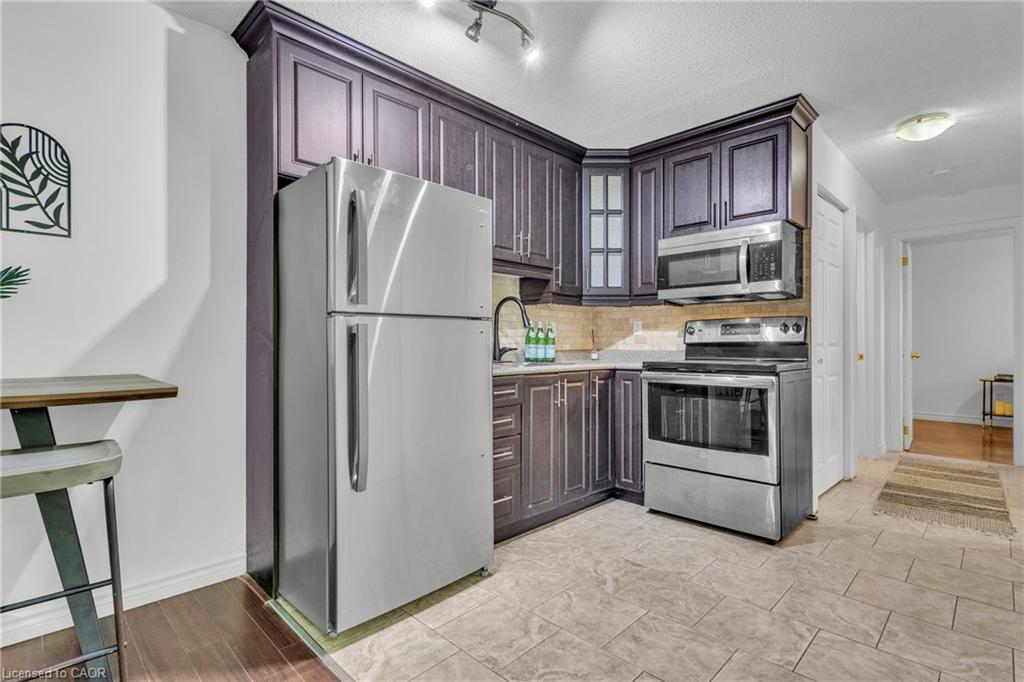 7-119 Cedar Street S Property Photo 8